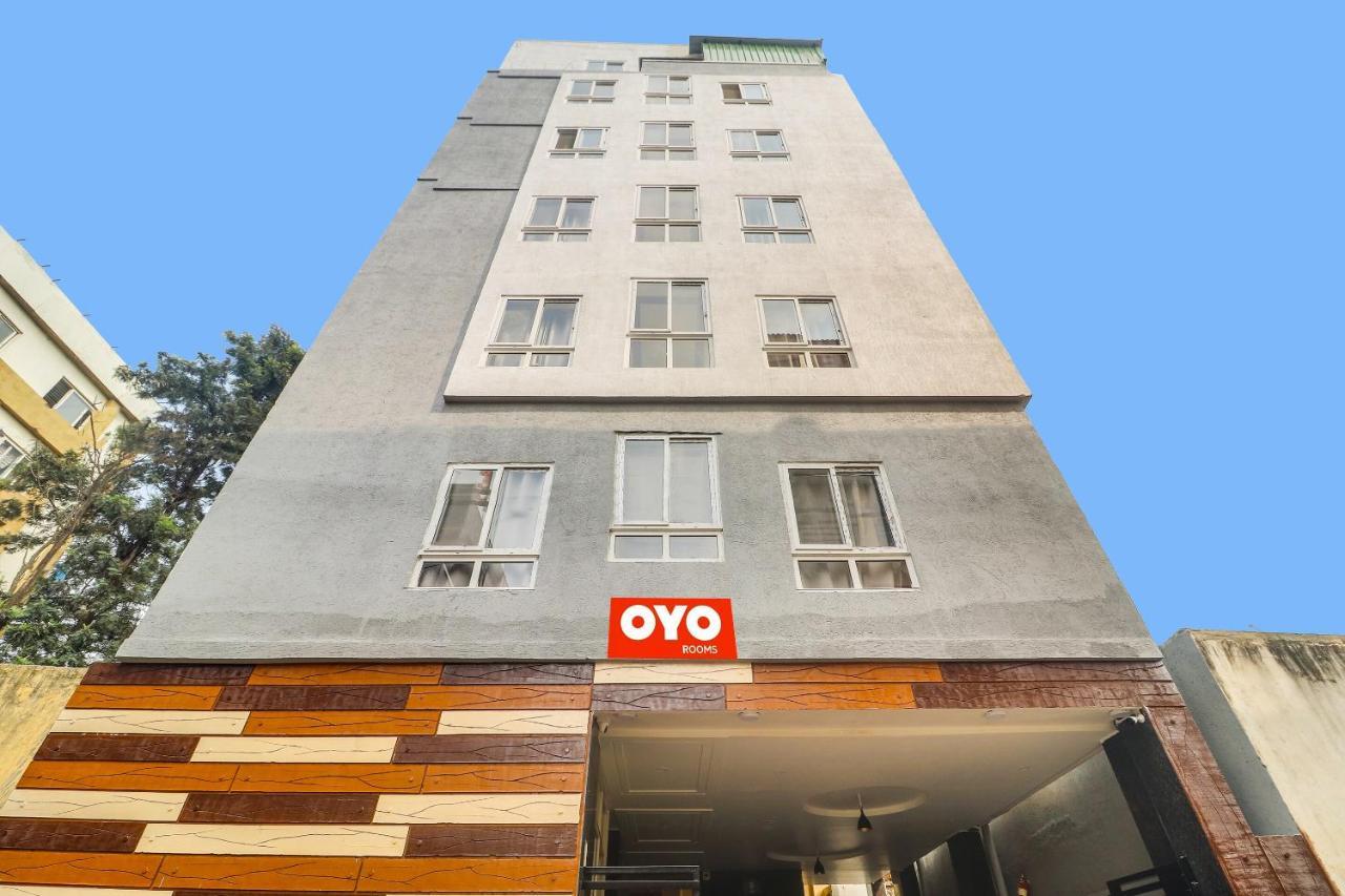 Oyo Sri Sai Suites Near Shilparamam Hyderabad Exterior photo