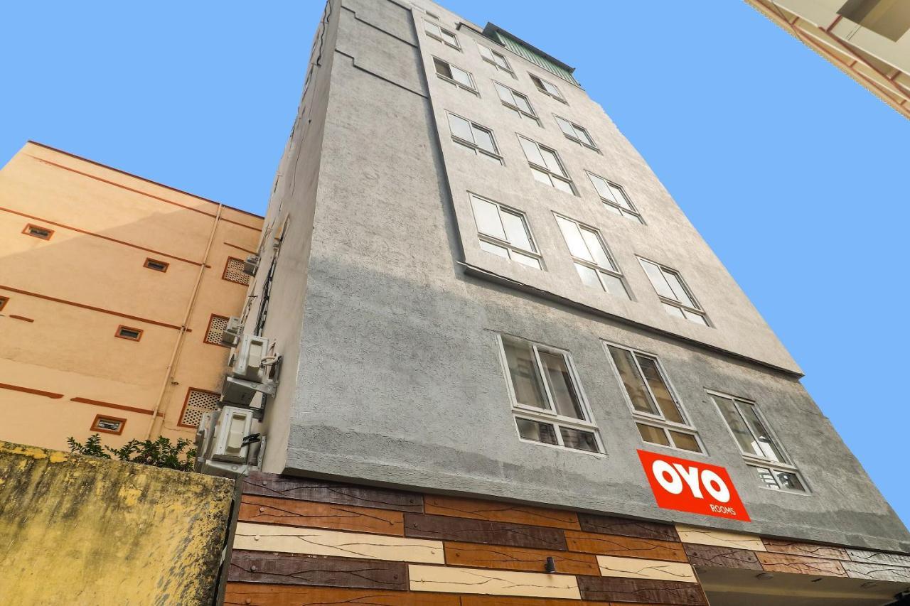 Oyo Sri Sai Suites Near Shilparamam Hyderabad Exterior photo